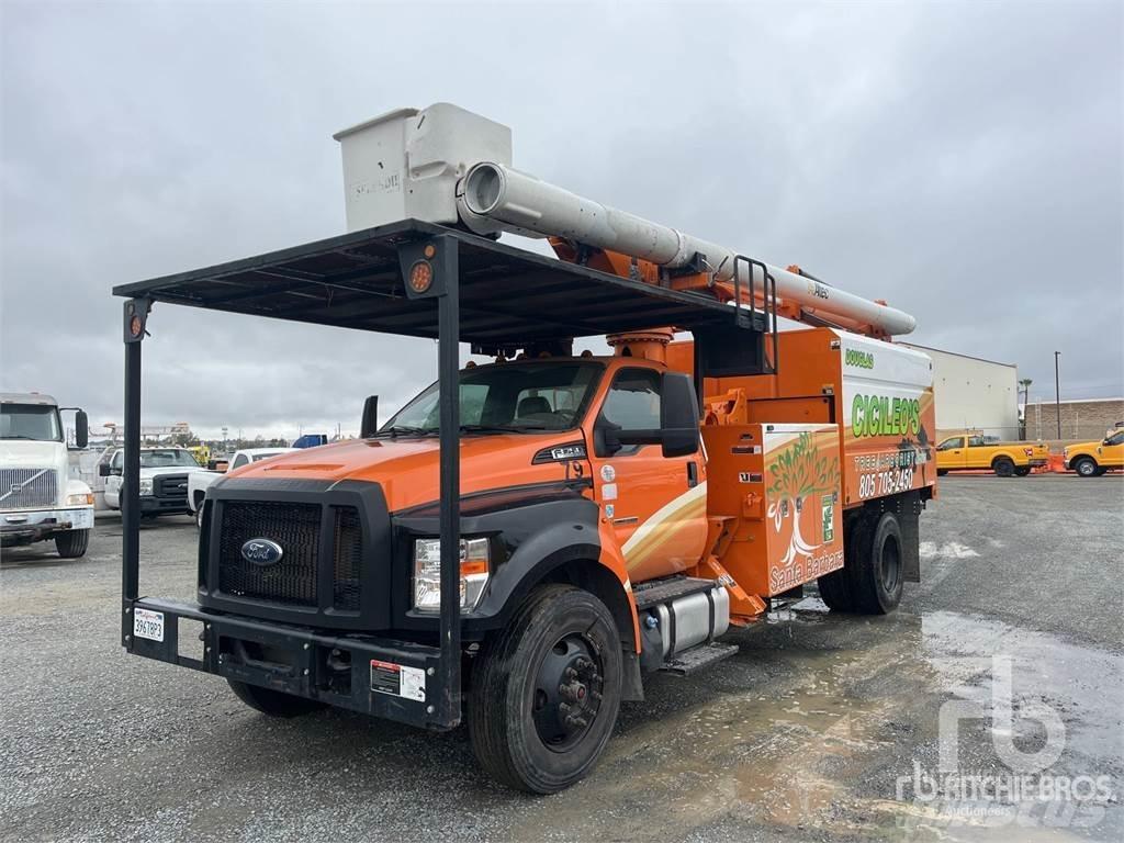 Ford F-750 Trailermonterede lifte