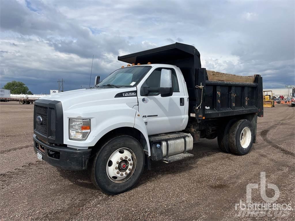 Ford F-750 Lastbiler med tip