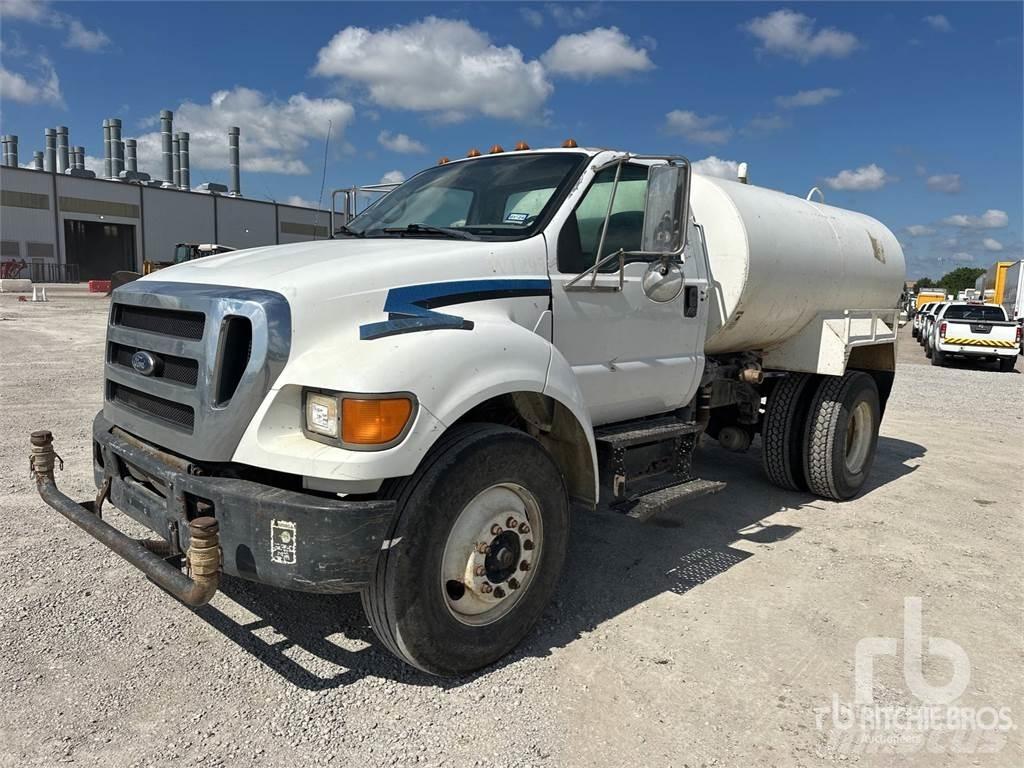 Ford F-750 Tankvogne - vand