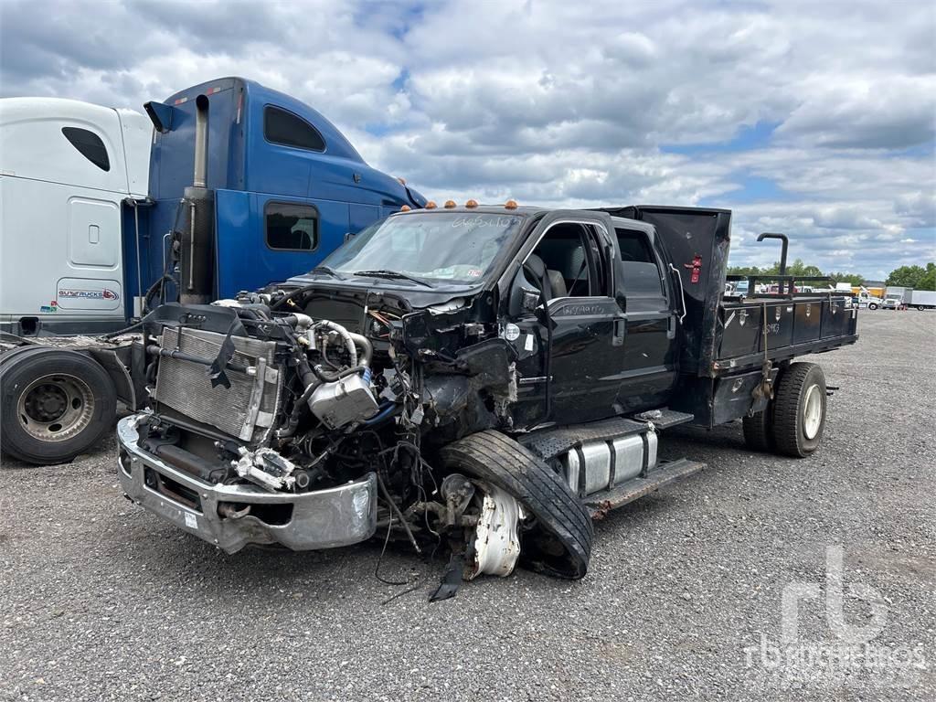 Ford F-750 Lastbil med lad/Flatbed