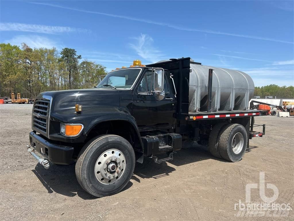 Ford F800 Tankvogne - vand