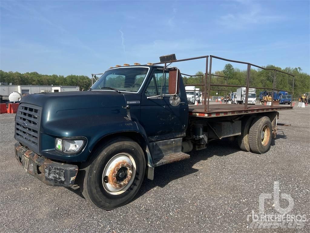 Ford F800 Lastbil med lad/Flatbed