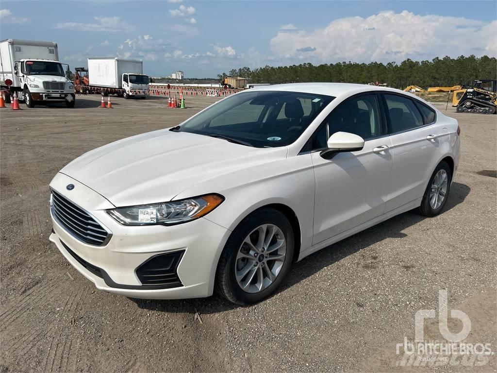 Ford FUSION SE Biler