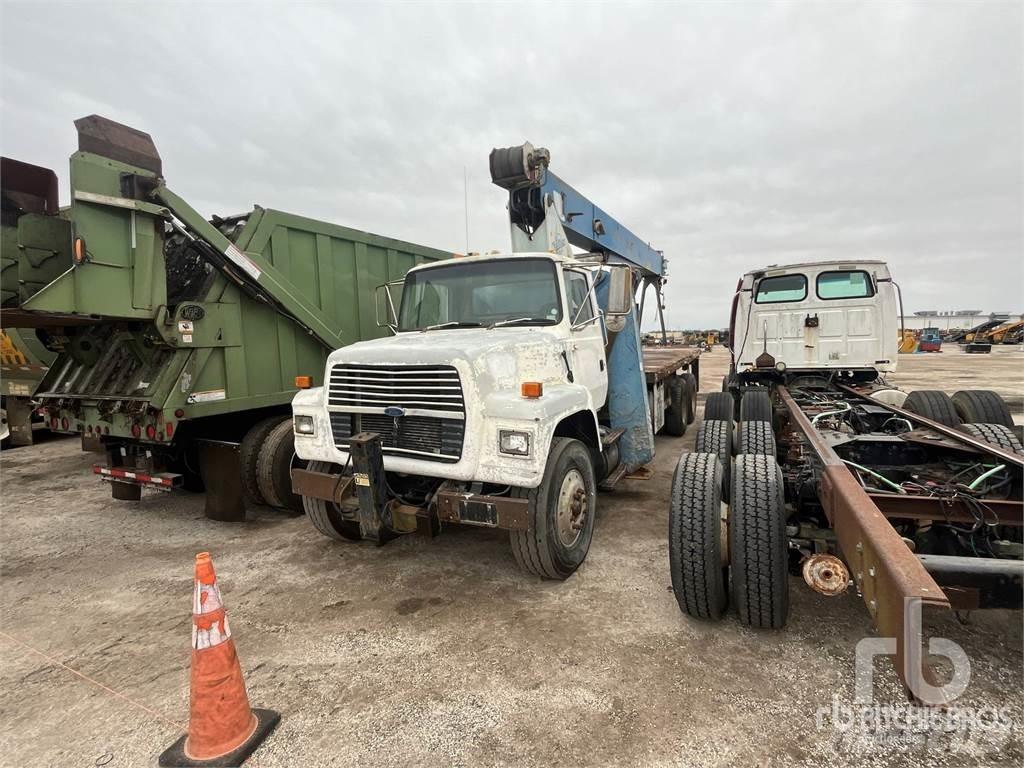 Ford LNT8000 Lastbil med kran