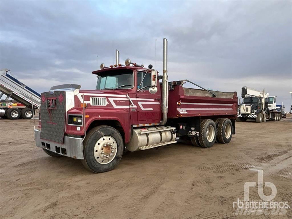 Ford LTL9000 Lastbiler med tip