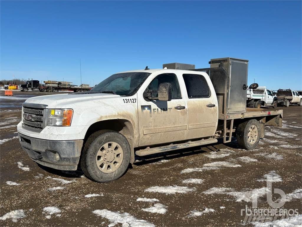 GMC C3500HD Lastbil med lad/Flatbed