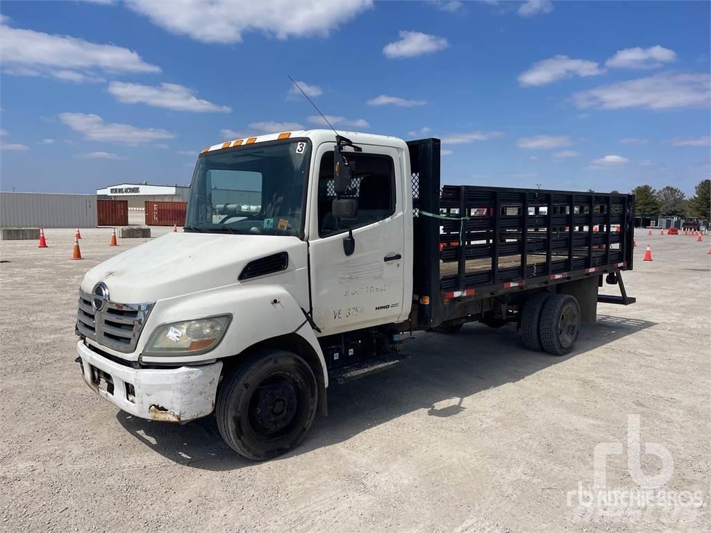 Hino 165 Lastbil med lad/Flatbed