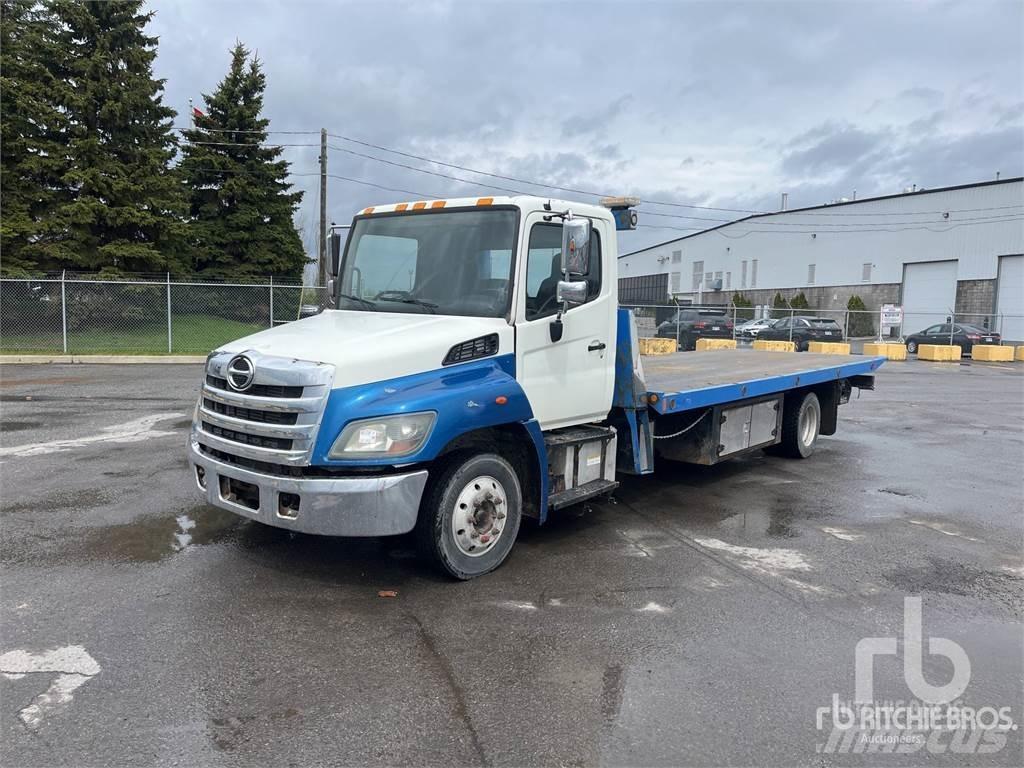 Hino 258 Flatbed lastbiler med spil