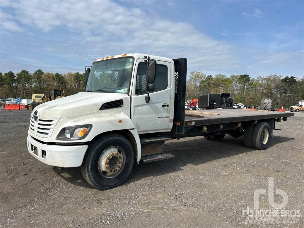 Hino 268 Lastbil med lad/Flatbed