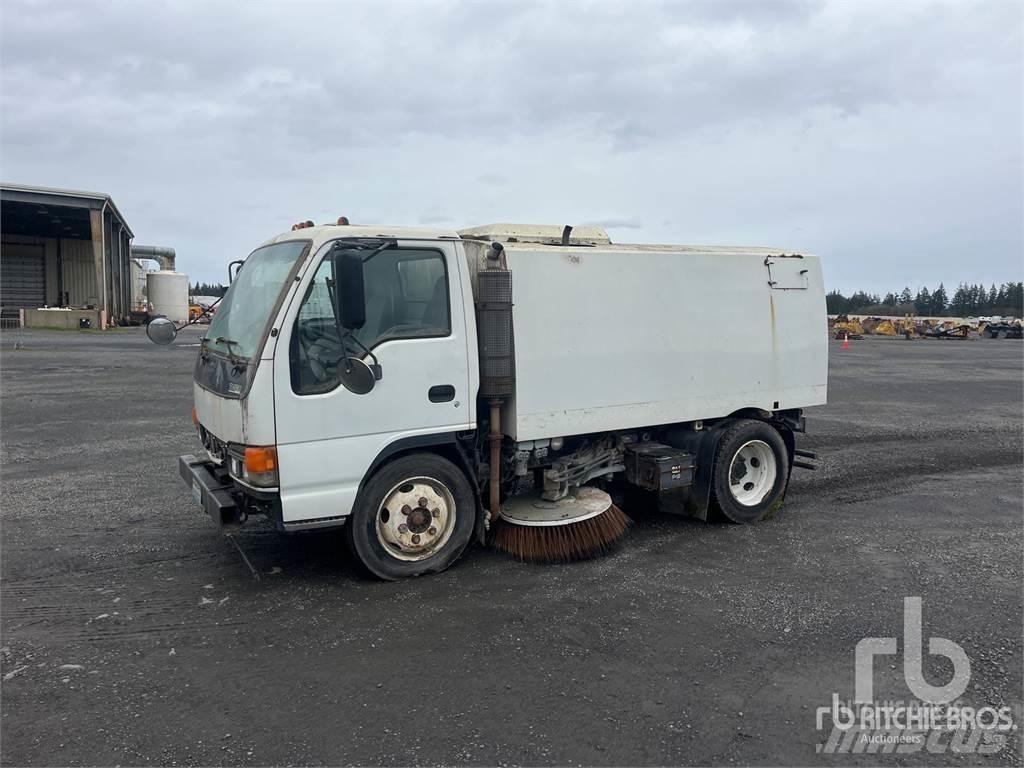 Isuzu NQR Fejebiler
