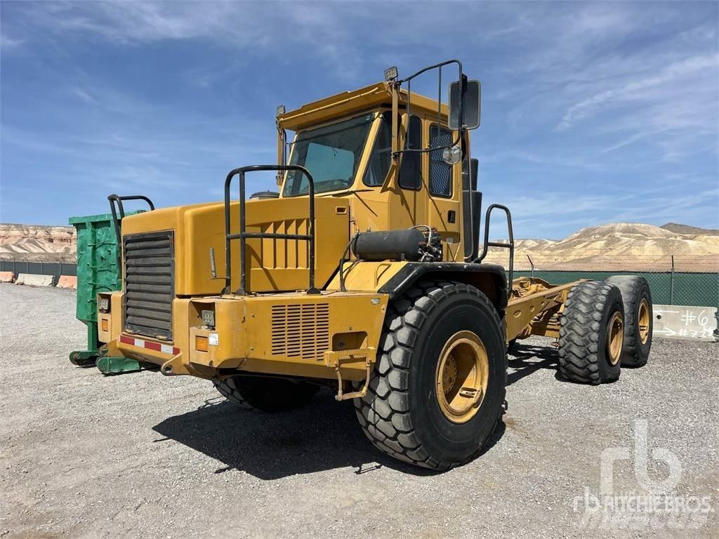 John Deere 300C Chassis