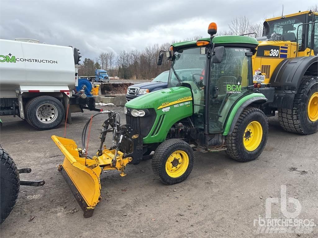 John Deere 3520 Kompakte traktorer