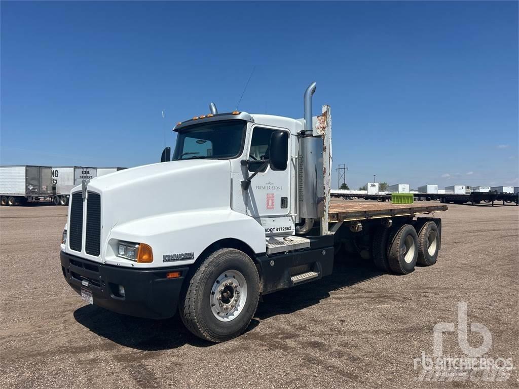 Kenworth T600 Lastbil med lad/Flatbed