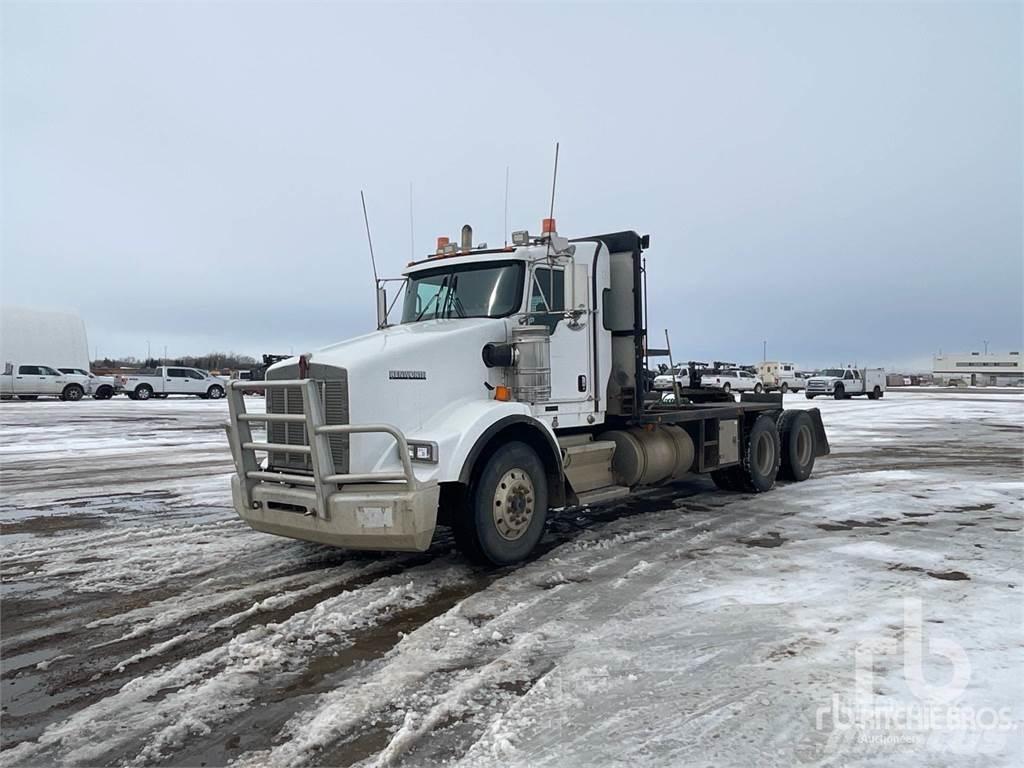 Kenworth T800 Flatbed lastbiler med spil