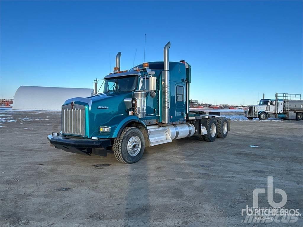Kenworth T800 Flatbed lastbiler med spil