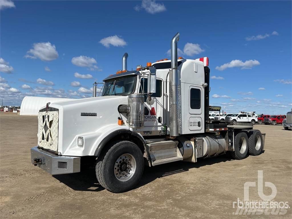 Kenworth T800 Flatbed lastbiler med spil