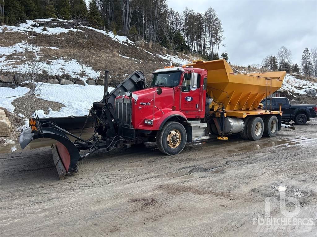 Kenworth T800 Sneskovle og -plove