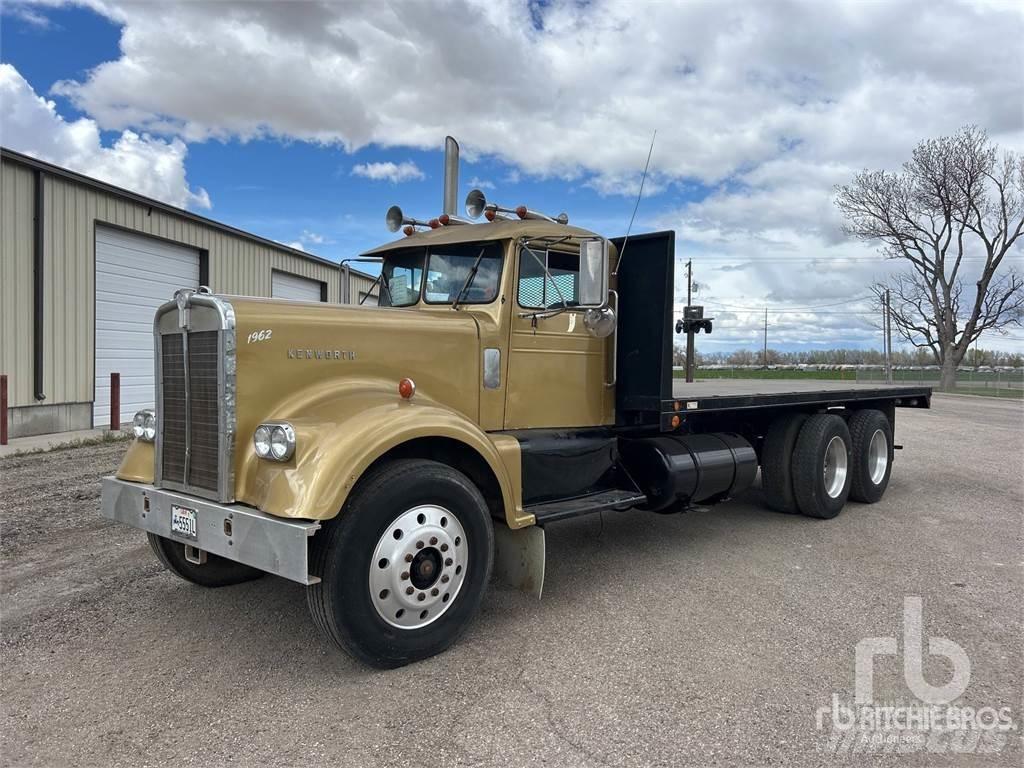 Kenworth W900 Lastbil med lad/Flatbed
