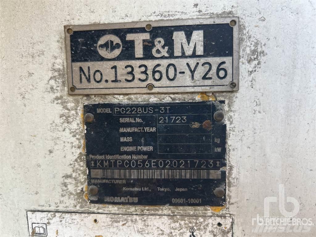 Komatsu PC228US Gravemaskiner på larvebånd