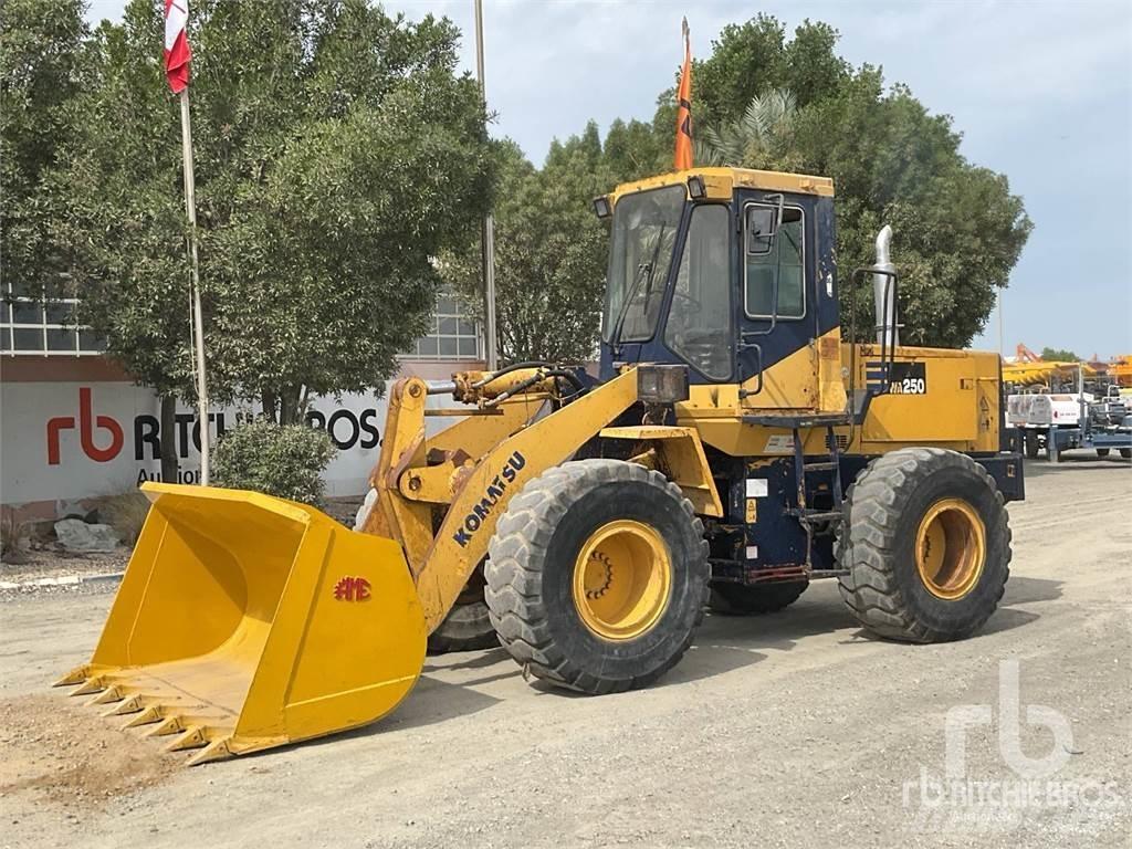 Komatsu WA250-1 Læssemaskiner på hjul