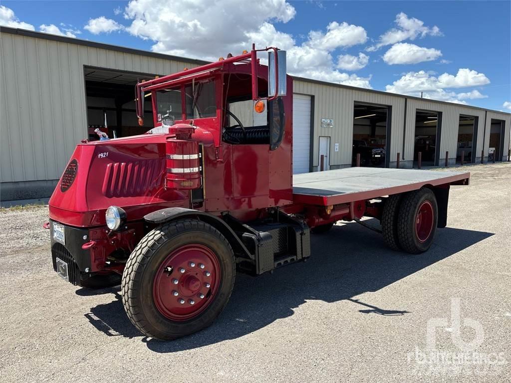 Mack AC Lastbil med lad/Flatbed