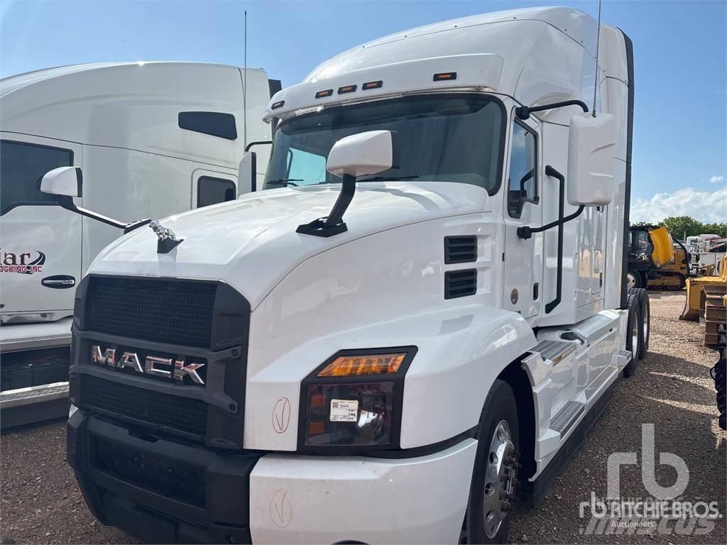 Mack AN64T Trækkere
