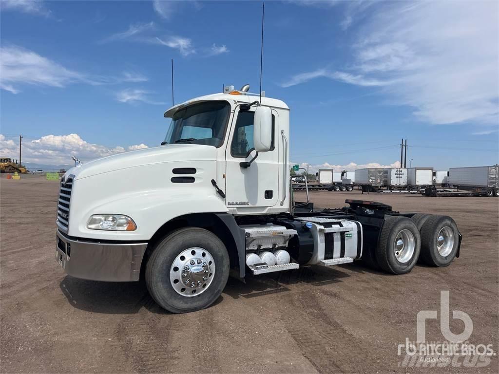 Mack CH613 Trækkere