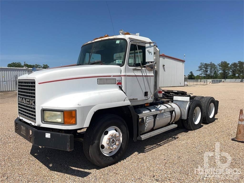 Mack CH613 Trækkere