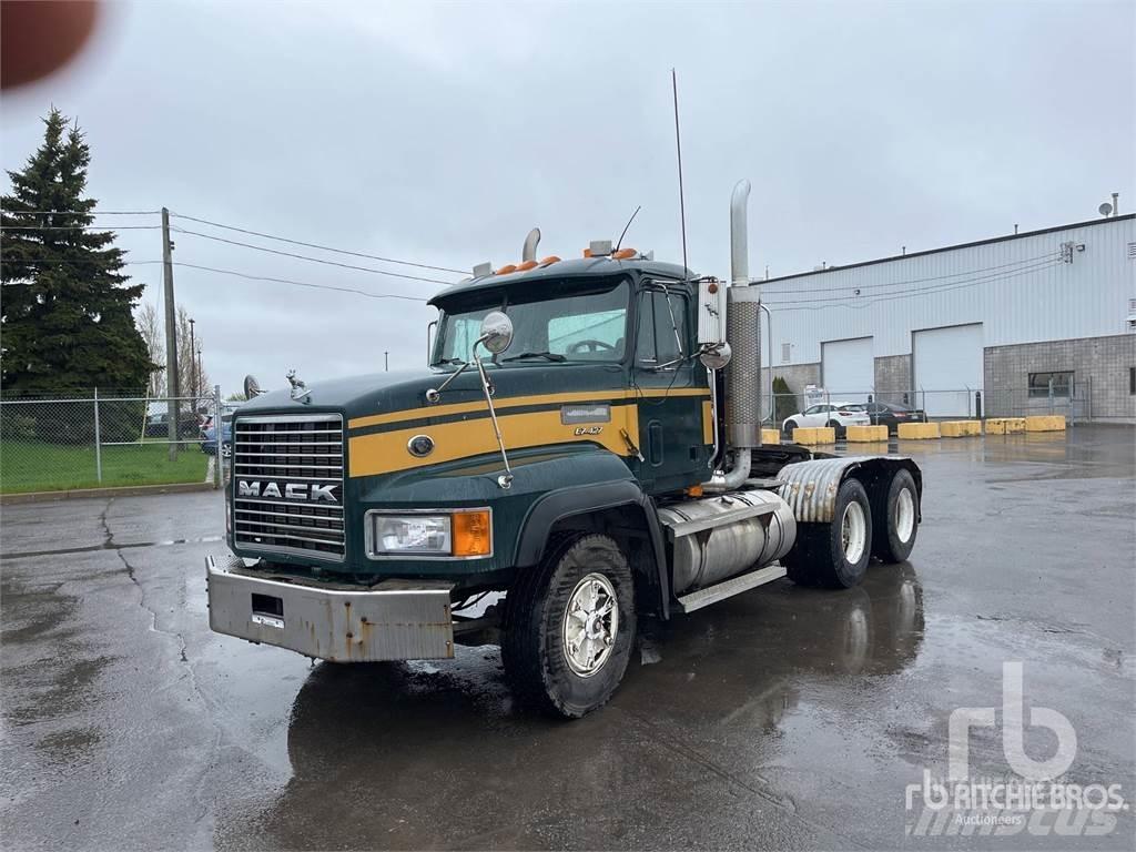 Mack CL713 Trækkere
