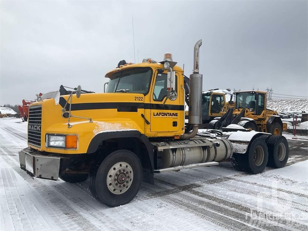 Mack CL733 Trækkere