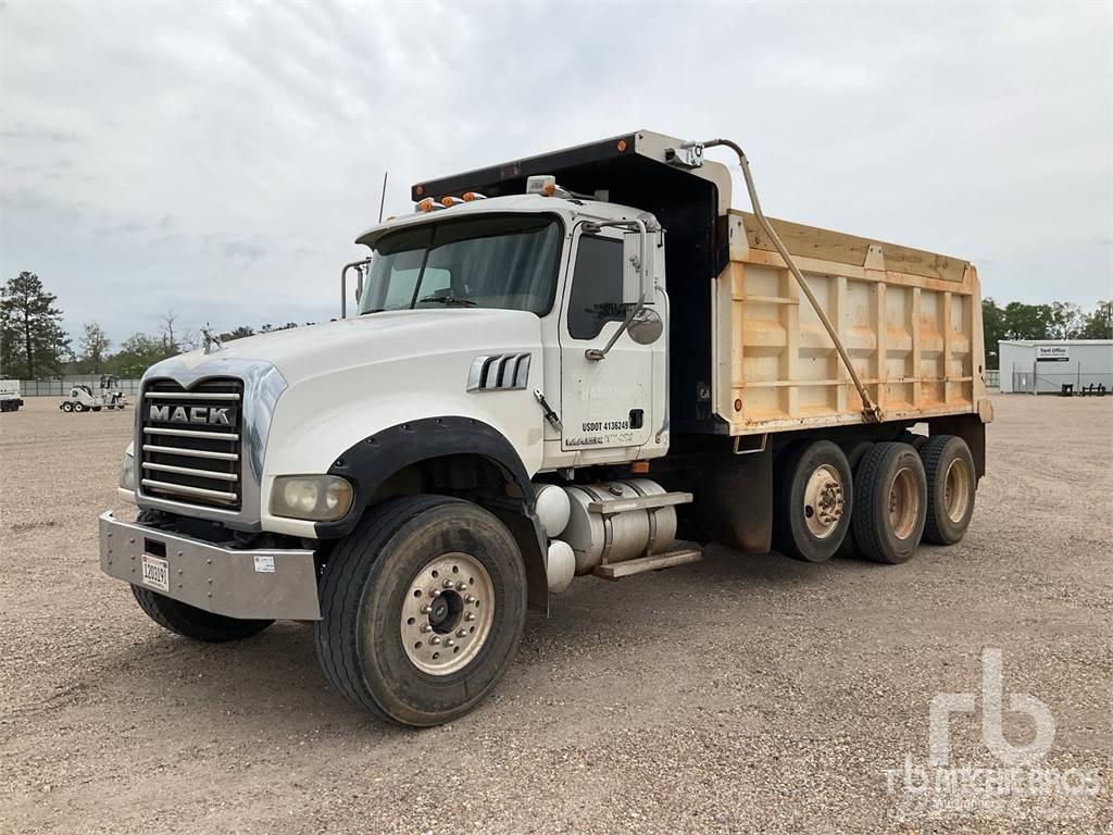 Mack CTP713 Lastbiler med tip