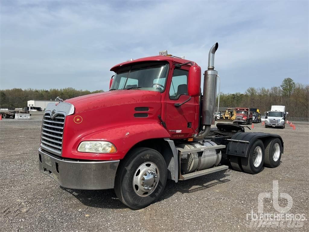 Mack CX613 Trækkere
