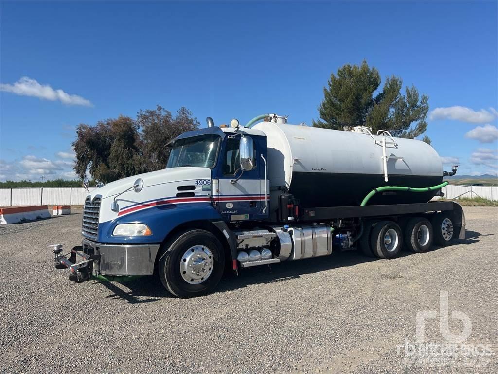 Mack CX613 Tankvogne - vand
