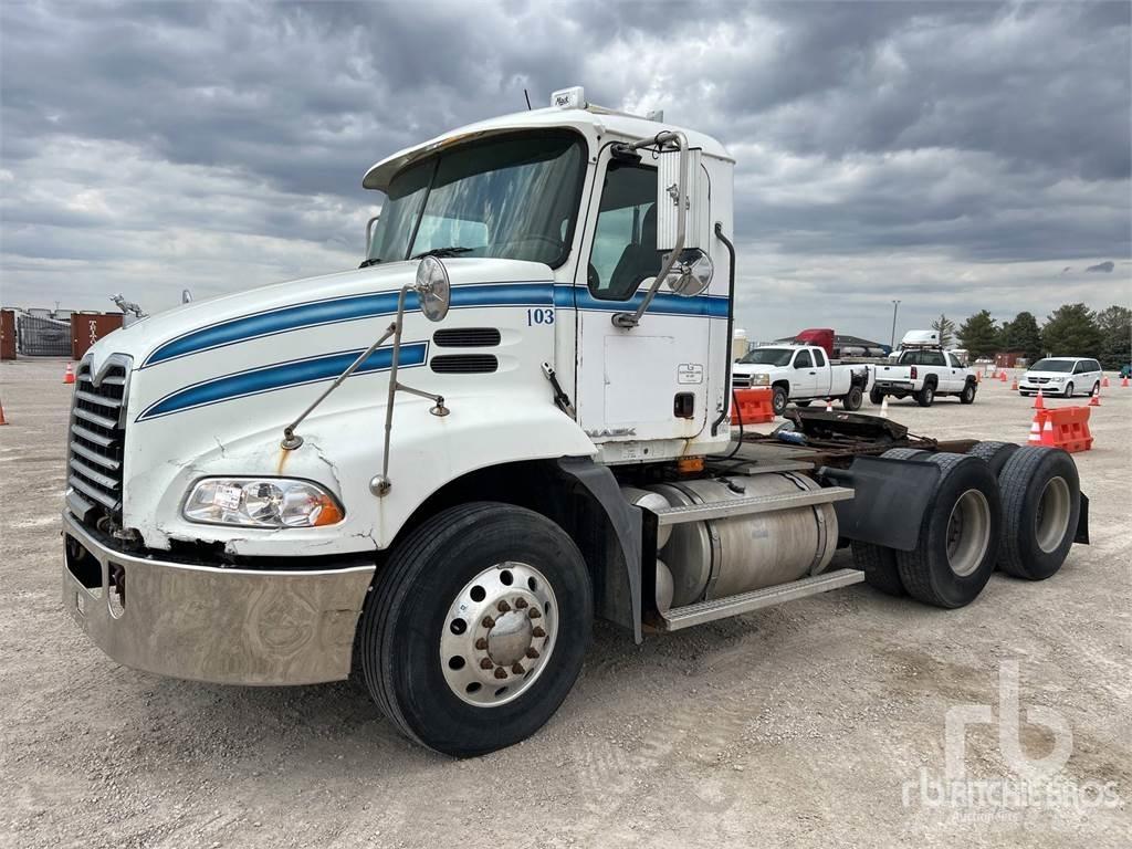 Mack CXP613 Trækkere