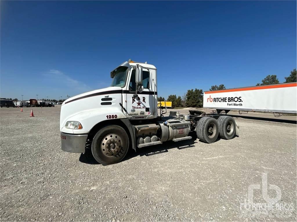 Mack CXU613 Trækkere