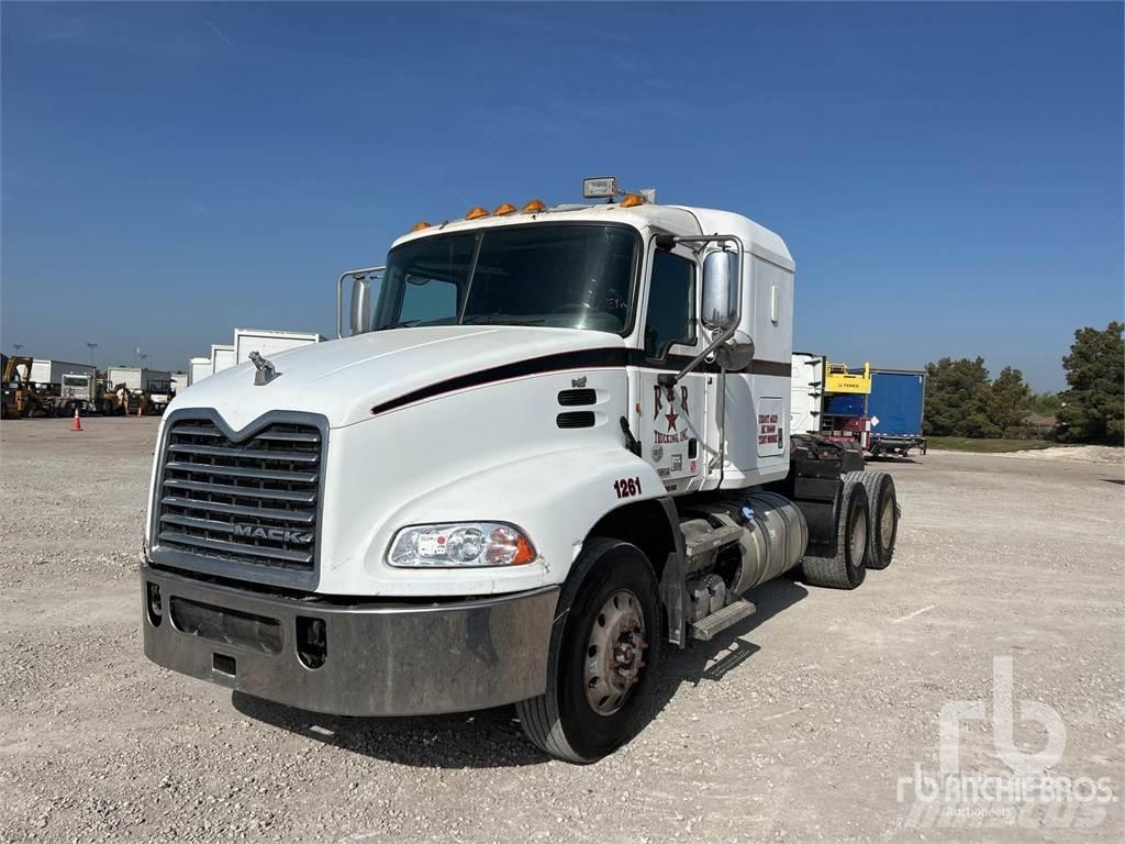 Mack CXU613 Trækkere