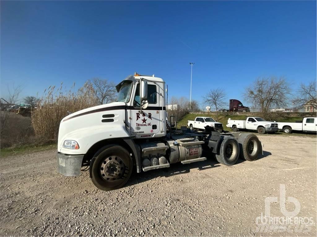 Mack CXU613 Trækkere