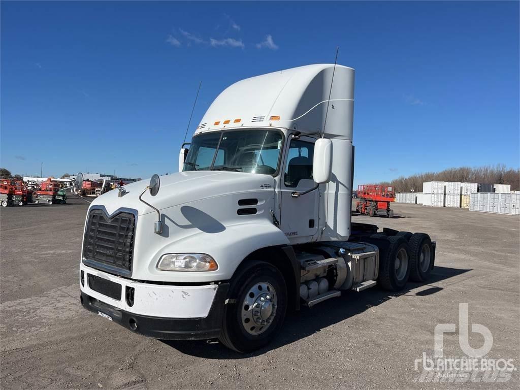 Mack CXU613 Trækkere