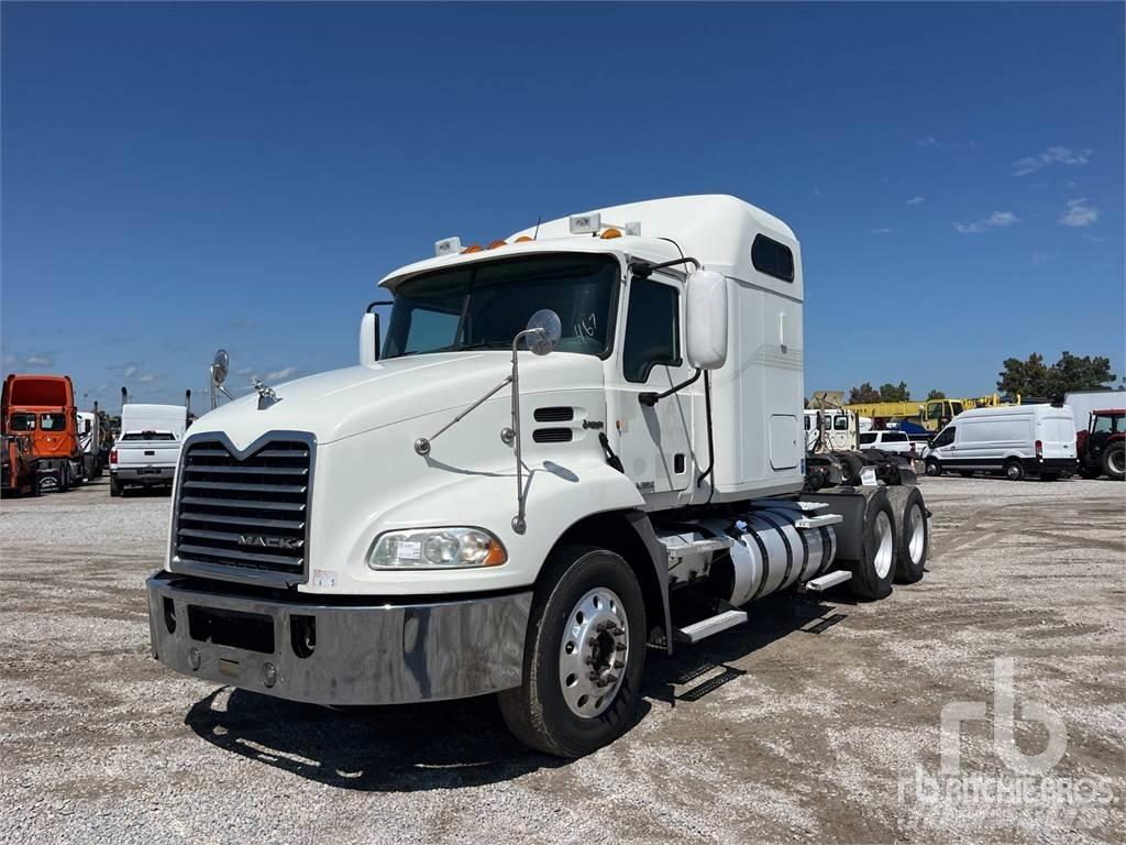 Mack CXU613 Trækkere