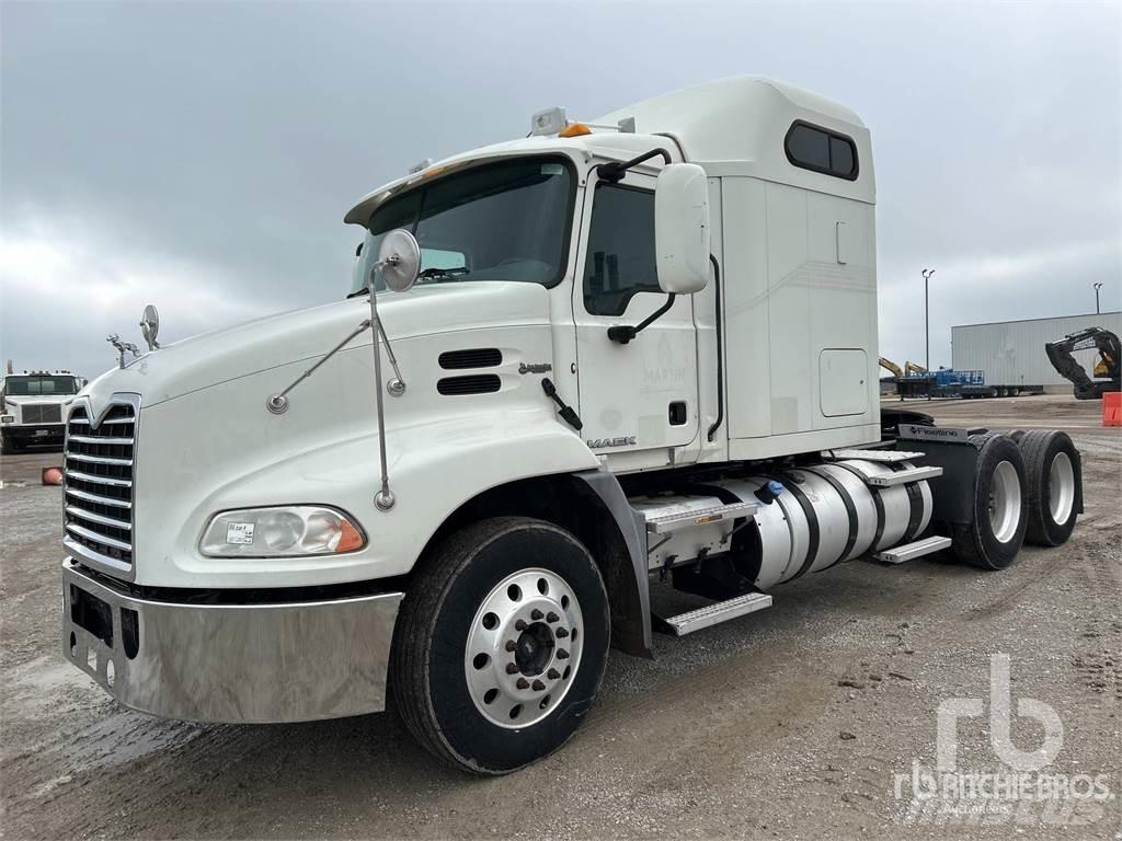 Mack CXU613 Trækkere