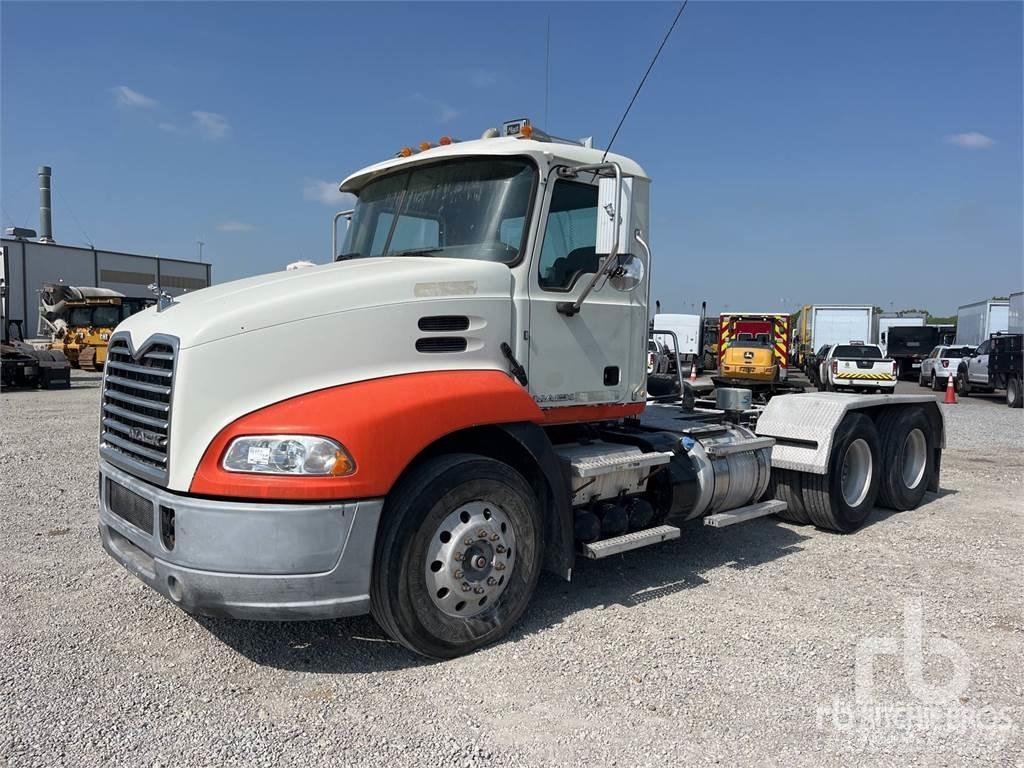 Mack CXU613 Trækkere