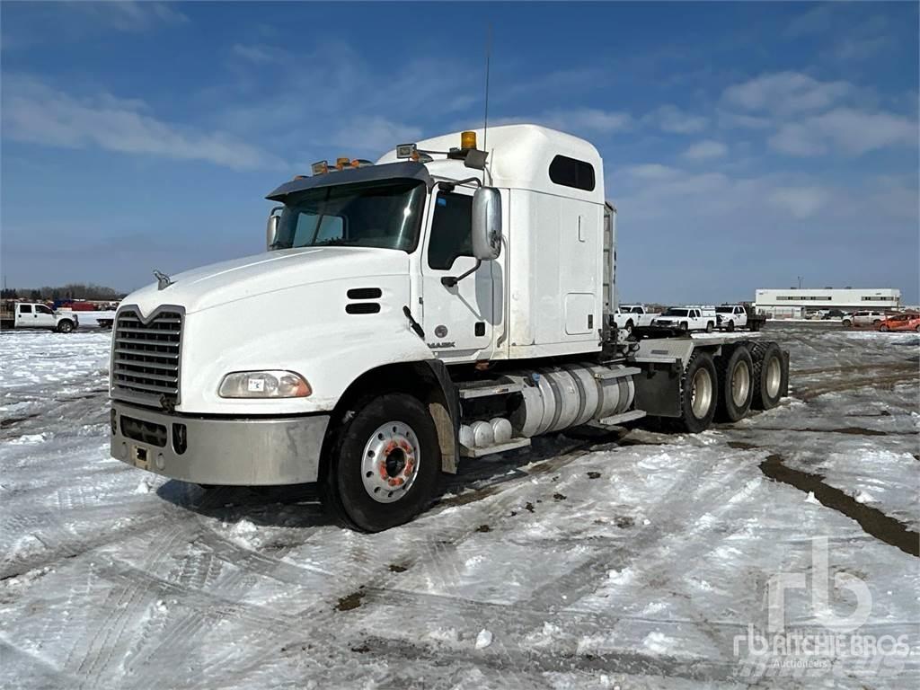 Mack CXU614 Trækkere