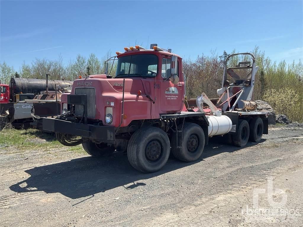 Mack DMM6906EX Chassis