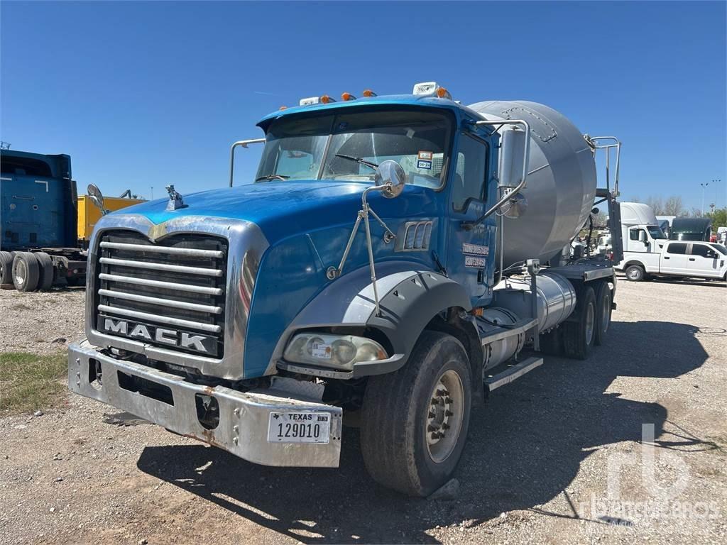 Mack GU813 Betonbiler