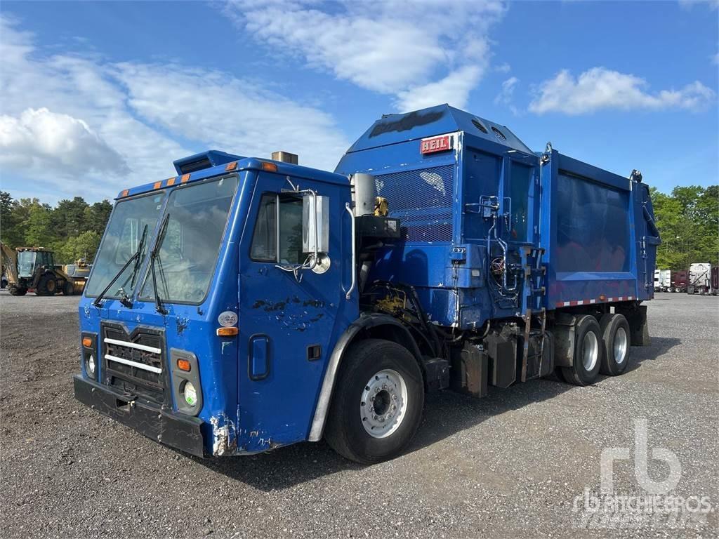 Mack LEU613 Renovationslastbiler