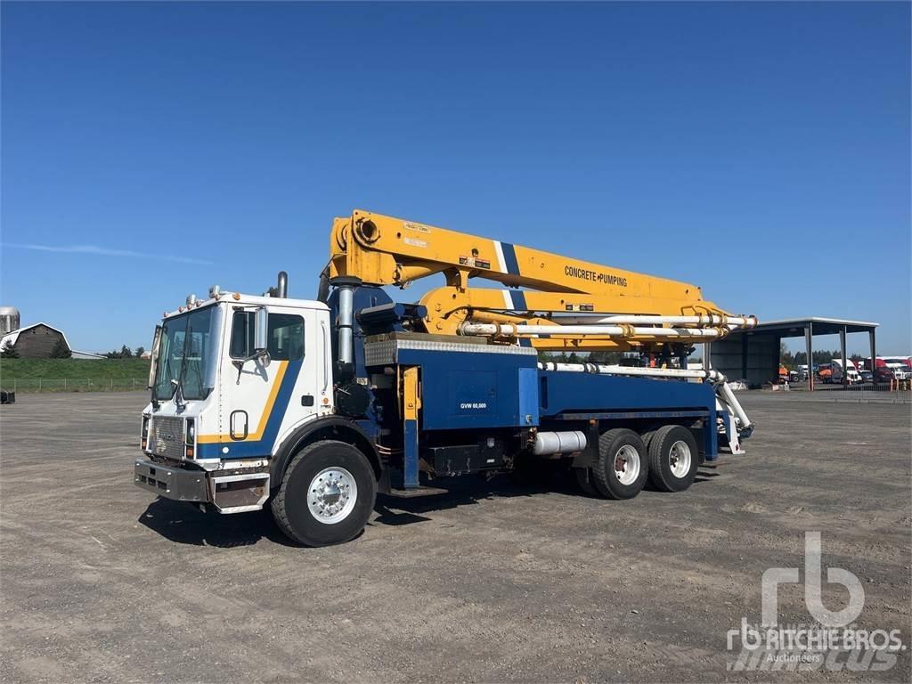 Mack MR688S Betonbiler