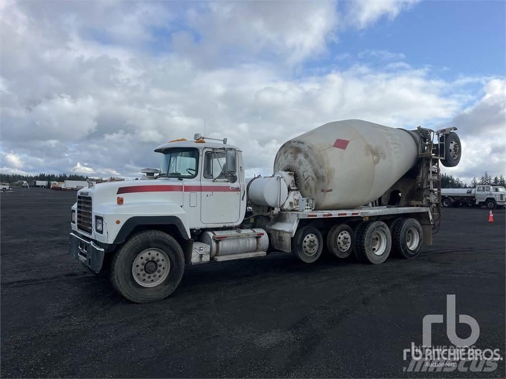 Mack RD688S Betonbiler