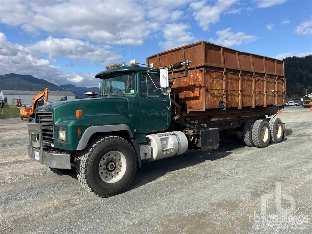 Mack RD688S Demonterbare/wirehejs lastbiler