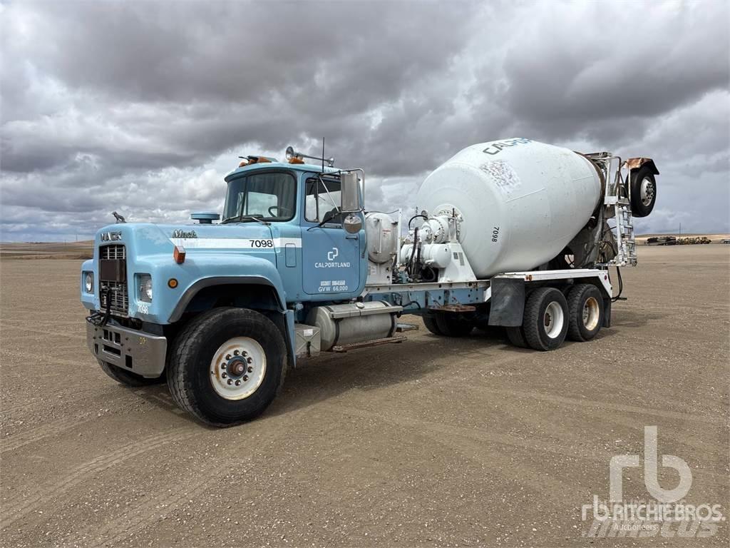 Mack RD690S Betonbiler