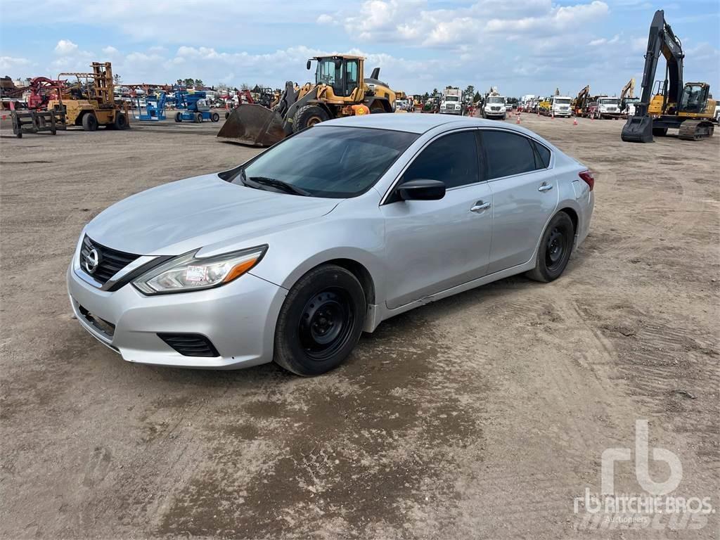 Nissan ALTIMA Biler